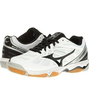 Mizuno Woman's Wave Hurricane 3 Indoor Shoes Whit